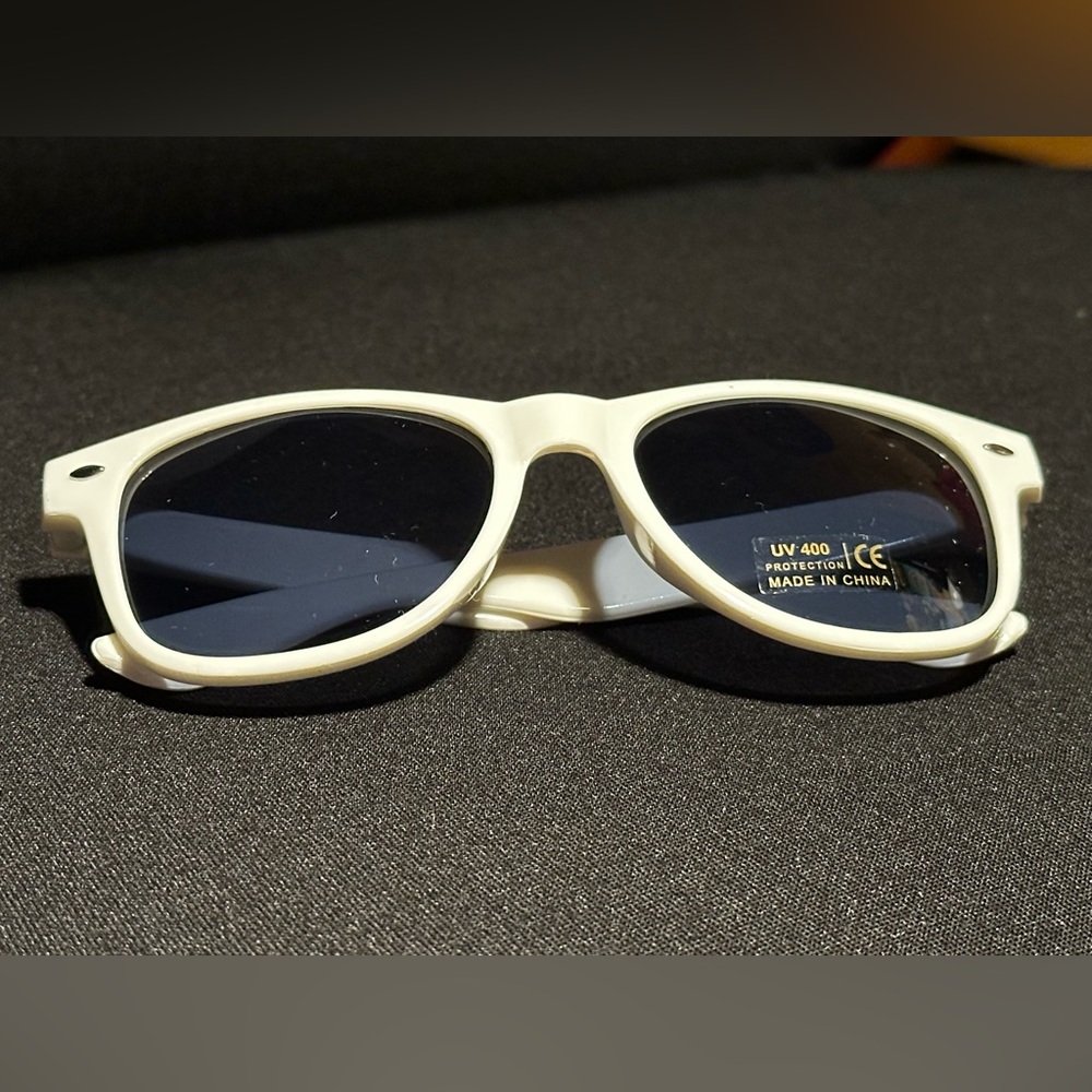 NWOT TRULY retro style white Sunglasses